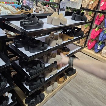 Crocs - Shoe Stores Near Me - Miami Beach, Florida