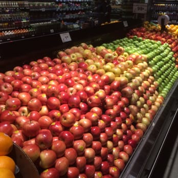 Pete's Market - Fruits galore. . Mariano's west loop can't compete with this produce both in quality and quantity. - Grocery Near Me - Chicago, Illinois Pete's Market - Fruits galore. . Mariano's west loop can't compete with this produce both in quality and quantity. - Grocery Near Me - Chicago, Illinois