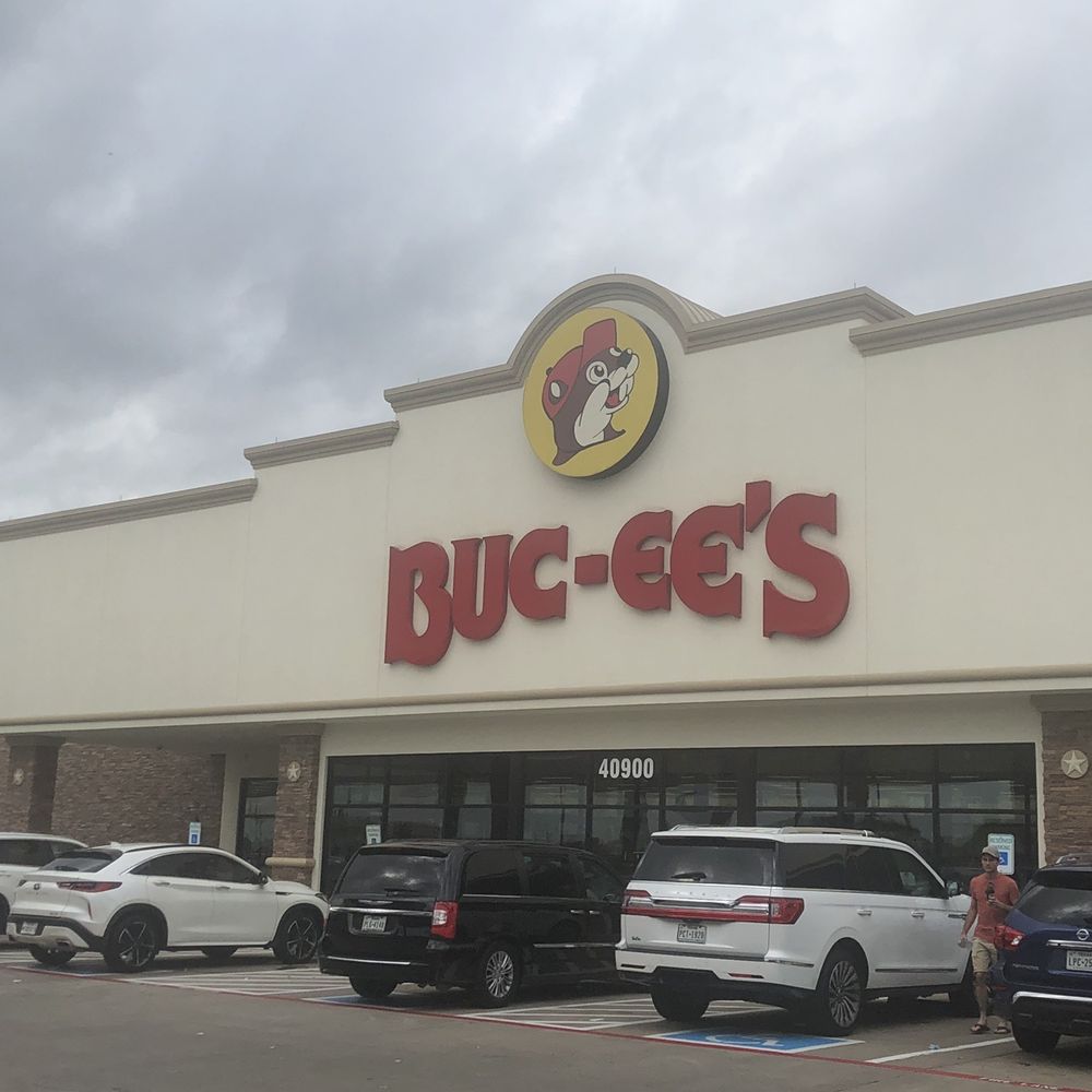 Buc-ee's - Waller - Front entrance - Gas Stations Near Me - Waller, Texas Buc-ee's - Waller - Front entrance - Gas Stations Near Me - Waller, Texas