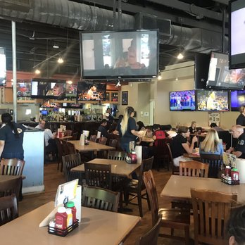 Pluckers Wing Bar - South Lamar - Chicken Wings Near Me - Austin, Texas