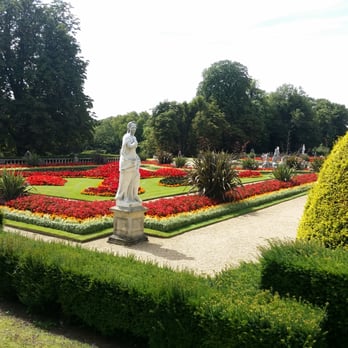 Waddesdon Manor - Beautiful gardens - Landmarks & Historical Buildings Near Me - Aylesbury, BKM