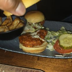 Harry's American Bar & Grill - 2 chicken sliders