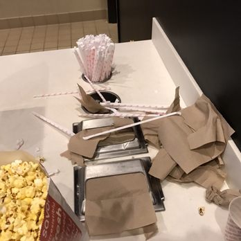 AMC Northbrook 14 - Cinema Near Me - Northbrook, Illinois