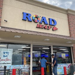 Roadway Gas station - Store front