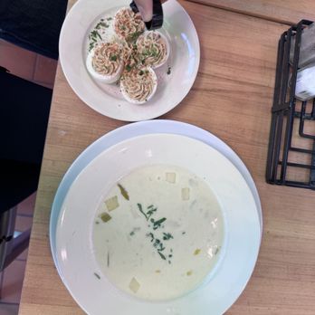 Pearl's Oyster Bar - Clam chowder and crab deviled eggs - Seafood Near Me - Philadelphia, Pennsylvania Pearl's Oyster Bar - Clam chowder and crab deviled eggs - Seafood Near Me - Philadelphia, Pennsylvania