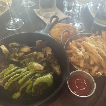 On Swann - Bars Near Me - Tampa, Florida