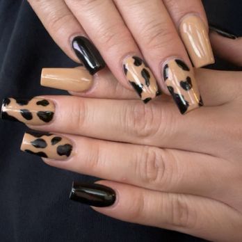Diva Nails Spa - La Vernia - Full set Acrylic - Nail Salons Near Me - La Vernia, Texas