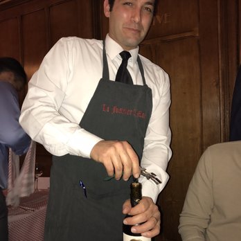 La Fontaine de Mars - Waiter - French Near Me - Paris, 75 La Fontaine de Mars - Waiter - French Near Me - Paris, 75