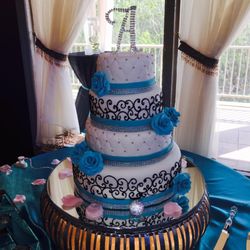 Olga’s Chuchincakes - She can do classy and elegant