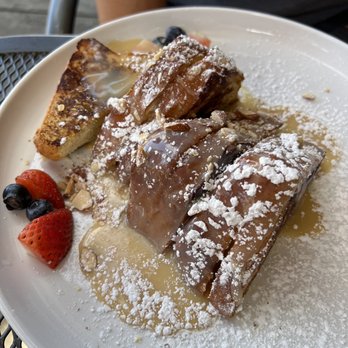 Farmhouse Cafe - Brioche French toast - Breakfast & Brunch Near Me - Honolulu, Hawaii Farmhouse Cafe - Brioche French toast - Breakfast & Brunch Near Me - Honolulu, Hawaii