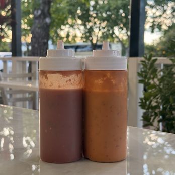 Del Valle - Salsa roja y crema - Mexican Near Me - Santa Rosa, California