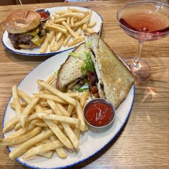 Tupelo Honey Southern Kitchen & Bar - New American Near Me - Greenville, South Carolina Tupelo Honey Southern Kitchen & Bar - New American Near Me - Greenville, South Carolina