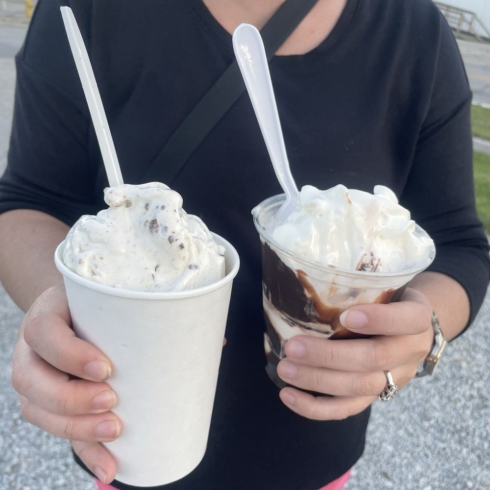 The Igloo Ice Cream Shop - Ice Cream & Frozen Yogurt Near Me - Silver Lake, Indiana The Igloo Ice Cream Shop - Ice Cream & Frozen Yogurt Near Me - Silver Lake, Indiana