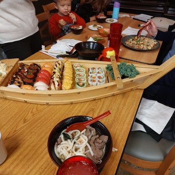 Love Sushi - Sushi Bars Near Me - Fraser, Michigan