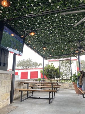 Brick’s Pub by null