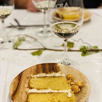 Arché Winery & Vineyard - 2015 Chardonnay/salted Carmel popcorn cake - Wineries Near Me - Saint Jo, Texas