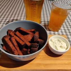 2x2 - Fried bread with garlic curd dip