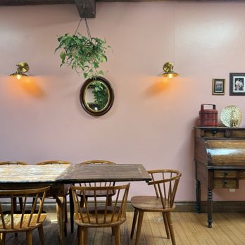 The Dutchess - Inside - Cafes Near Me - Ojai, California