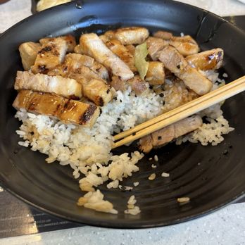Kakuna Sushi - Sushi Bars Near Me - San Leandro, California