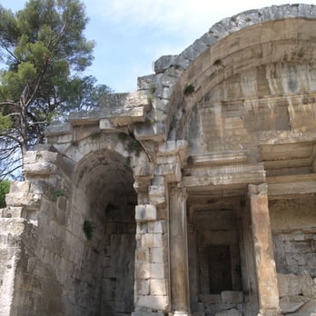 Temple de Diana - Landmarks & Historical Buildings Near Me - Nîmes, 30