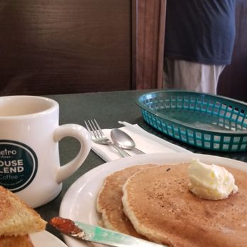 Metro Diner - American Near Me - Fredericksburg, Virginia