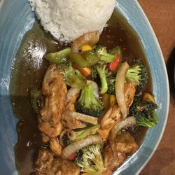 Sam's Restaurant and Bar - Chicken  and broccolli