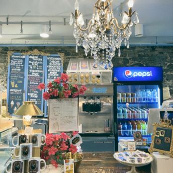 Chat-Colate - Ice Cream & Frozen Yogurt Near Me - Montreal, Quebec Chat-Colate - Ice Cream & Frozen Yogurt Near Me - Montreal, Quebec