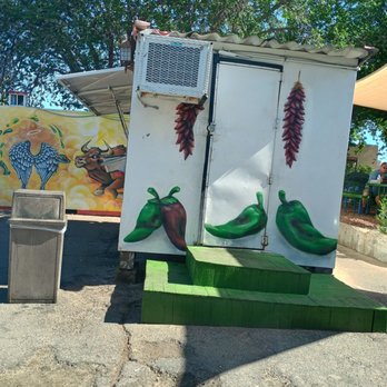 El Chile Toreado - Side view of the place. - Mexican Near Me - Santa Fe, New Mexico