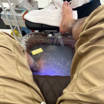 Nails 19 - Pedicure deluxe - Nail Salons Near Me - Roseville, California