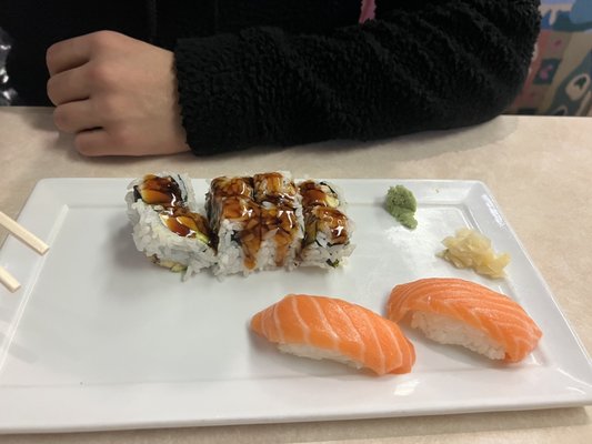 Maru Sushi by null