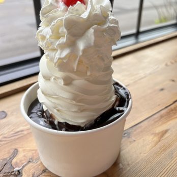 Platter's Chocolate Factory - Orange hot fudge sundae - Ice Cream & Frozen Yogurt Near Me - North Tonawanda, New York Platter's Chocolate Factory - Orange hot fudge sundae - Ice Cream & Frozen Yogurt Near Me - North Tonawanda, New York