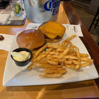 West End Grill - Angus Burger. - Sports Bars Near Me - Annapolis, Maryland