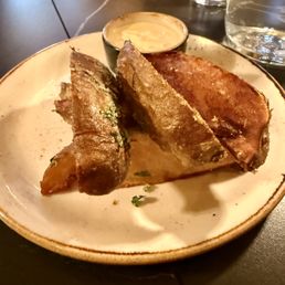 Crispy Potato Wedges with Aioli Crispy Potato Wedges with Aioli