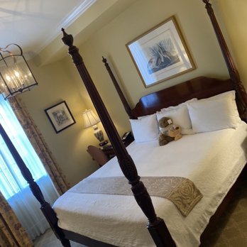 Planters Inn - King bedroom - Hotels Near Me - Charleston, South Carolina
