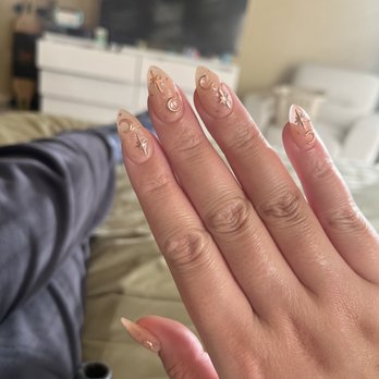 Elly Nails Spa - Nail Salons Near Me - Tacoma, Washington