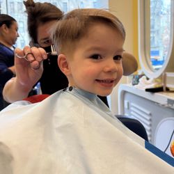 Yellow Submarine Kids Salon
