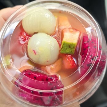 Unu Cafe - So much dragon fruit, guava , mango and Logan! - Bubble Tea Near Me - Westminster, California