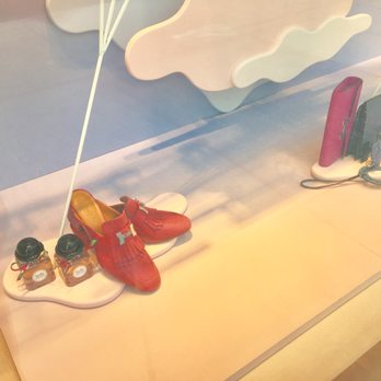 Hermès - April 2019 Storefront Display - Leather Goods Near Me - Chicago, Illinois