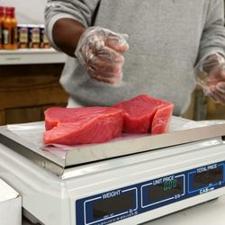 Skippers Dock and Steam Machine - We have the best fresh tuna fish in Destin, Florida! Come see our amazing catches and order your Tuna today!