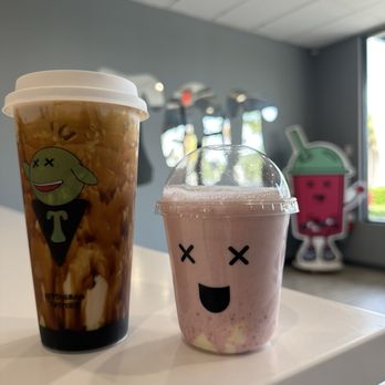 Touch Of Tea - Strawberry pannacotta & black milk tea no boba. Black tea is a no go. - Bubble Tea Near Me - Lake Worth, Florida Touch Of Tea - Strawberry pannacotta & black milk tea no boba. Black tea is a no go. - Bubble Tea Near Me - Lake Worth, Florida