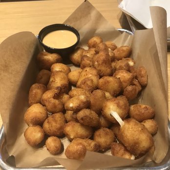 Buffalo Wild Wings - Basket Cheddar Cheese Curds - American Near Me - Newark, Delaware
