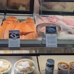 Lighthouse Seafood - Fresh fish