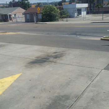 Jiffy Lube - Awkward driveway to get out of if it's busy and you have to make a left. - Oil Change Stations Near Me - Castro Valley, California Jiffy Lube - Awkward driveway to get out of if it's busy and you have to make a left. - Oil Change Stations Near Me - Castro Valley, California