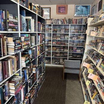 R Bookmark - Interior of Bookmark - Used Bookstore Near Me - Youngtown, Arizona R Bookmark - Interior of Bookmark - Used Bookstore Near Me - Youngtown, Arizona