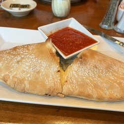 Mamma Ventura Restaurant & Lounge - Calzone