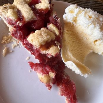 Cowboy Cookin' - Cherry pie with ice cream - Burgers Near Me - Wickenburg, Arizona