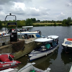 Chertsey Meads Marine Hire