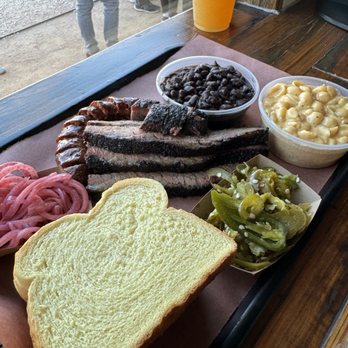 la Barbecue - Brisket, chipotle sausage, Mac and cheese, beans and pickled onions/House Made Pickled Jalapenos - Barbeque Near Me - Austin, Texas la Barbecue - Brisket, chipotle sausage, Mac and cheese, beans and pickled onions/House Made Pickled Jalapenos - Barbeque Near Me - Austin, Texas