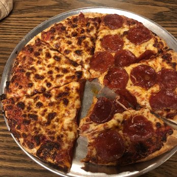 RoadHouse Pizza - Pizza Near Me - Crestline, California RoadHouse Pizza - Pizza Near Me - Crestline, California