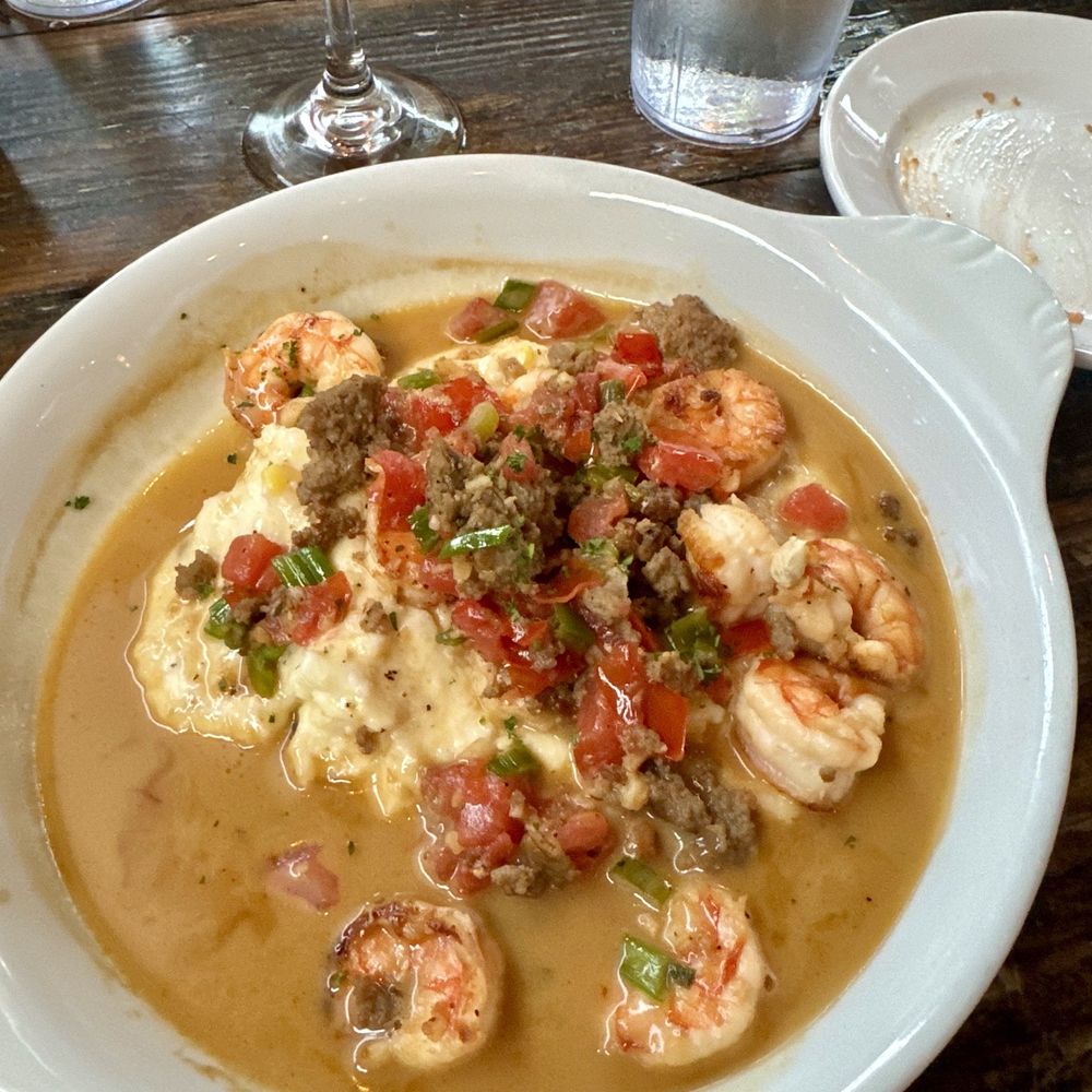 Rustic Table - Shrimp and Grits - Southern Near Me - Pawleys Island, South Carolina Rustic Table - Shrimp and Grits - Southern Near Me - Pawleys Island, South Carolina